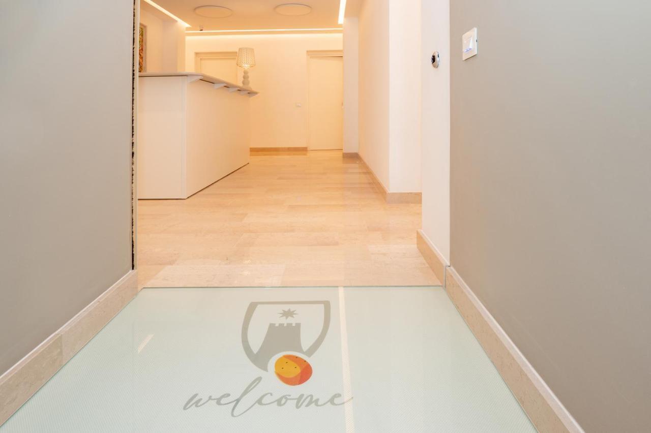 Agora Vieste Rooms & Apartments Buitenkant foto