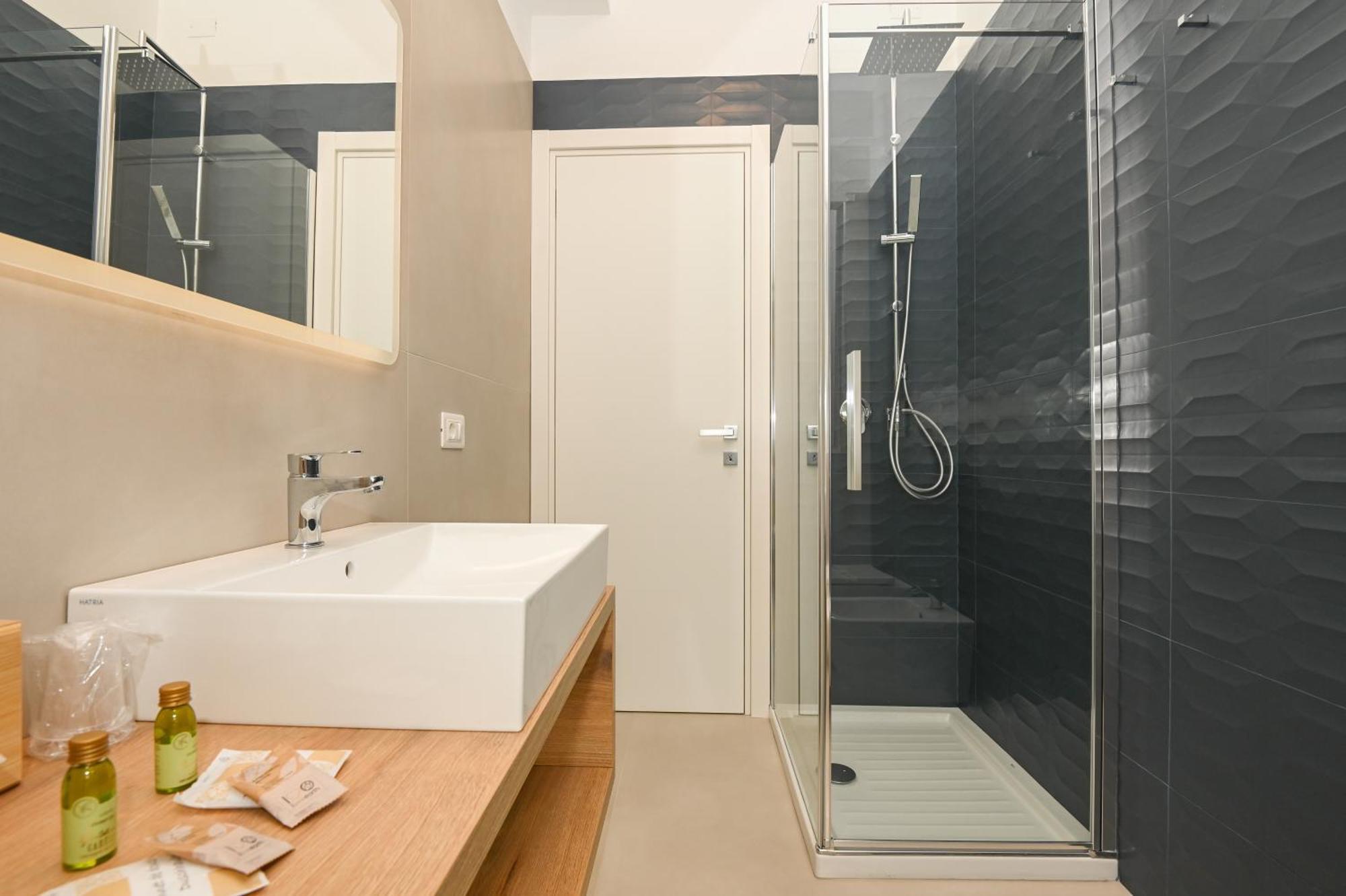 Agora Vieste Rooms & Apartments Buitenkant foto