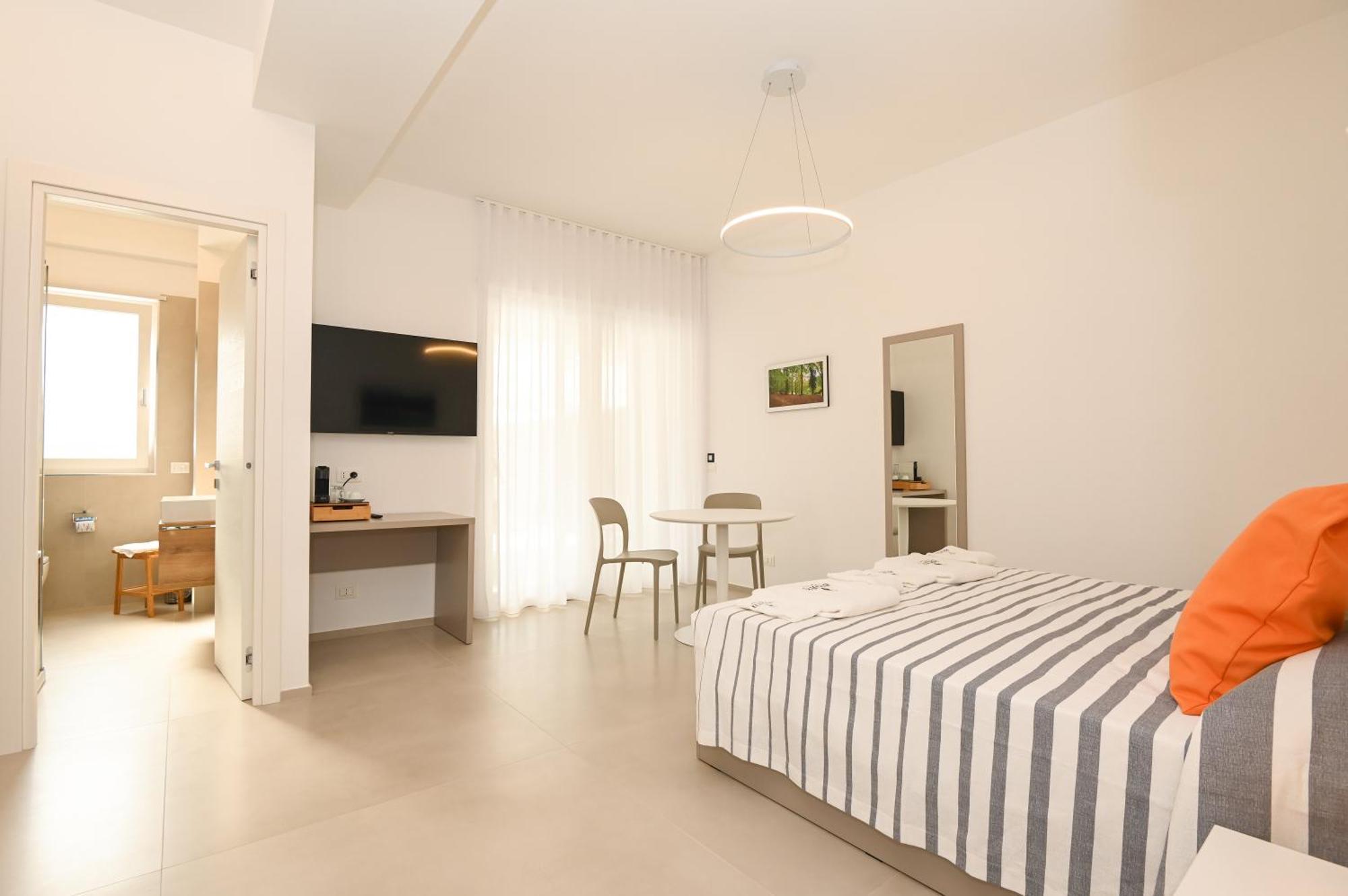 Agora Vieste Rooms & Apartments Buitenkant foto